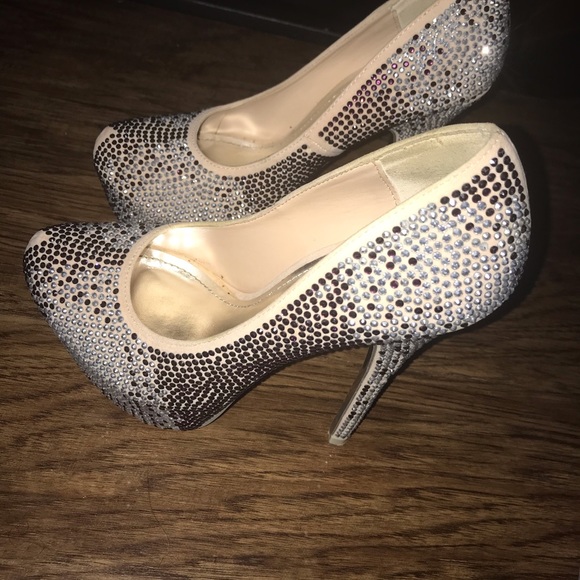 Heels - Picture 2 of 4